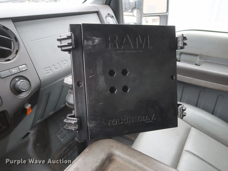 image for item GD9986 2011 Ford F350 Super Duty XL utility bed pickup truck