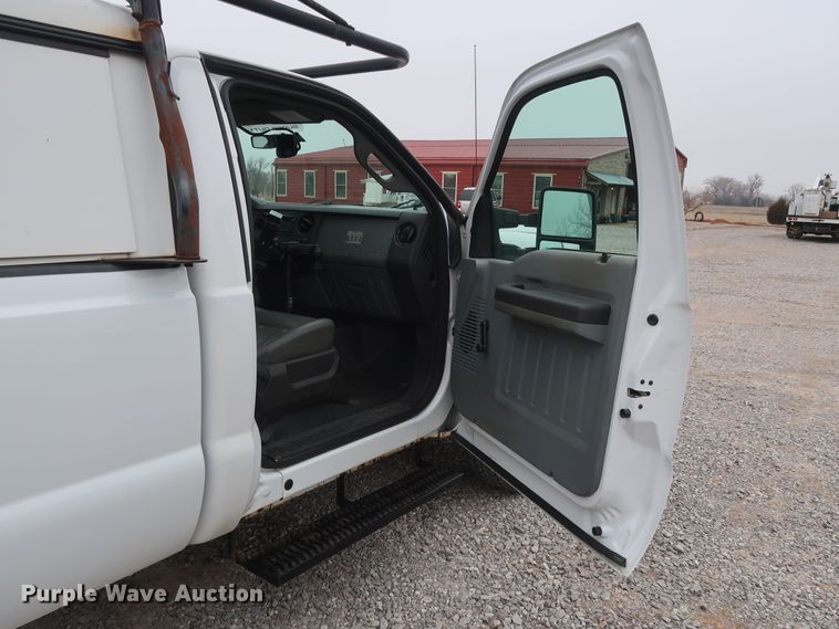 image for item GD9986 2011 Ford F350 Super Duty XL utility bed pickup truck