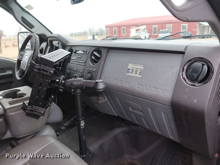 image for item GD9986 2011 Ford F350 Super Duty XL utility bed pickup truck