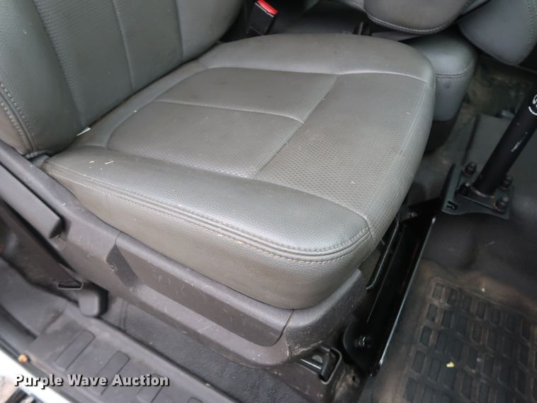 image for item GD9986 2011 Ford F350 Super Duty XL utility bed pickup truck