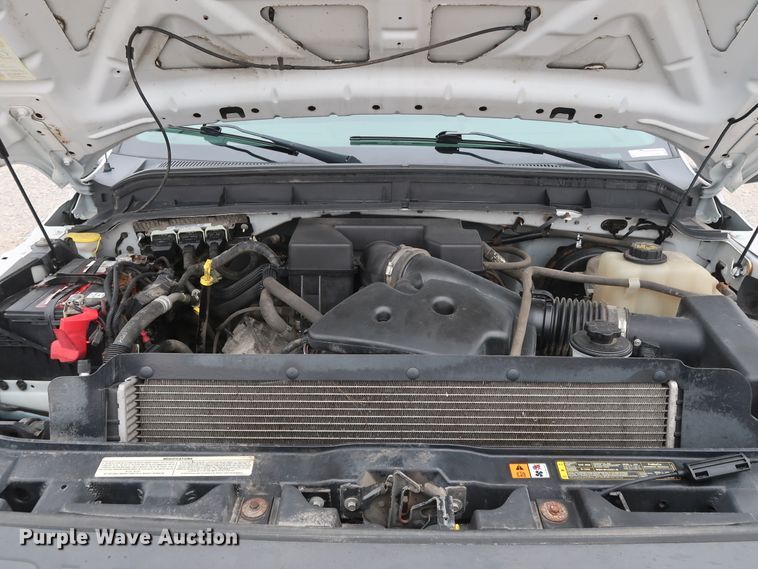 image for item GD9986 2011 Ford F350 Super Duty XL utility bed pickup truck