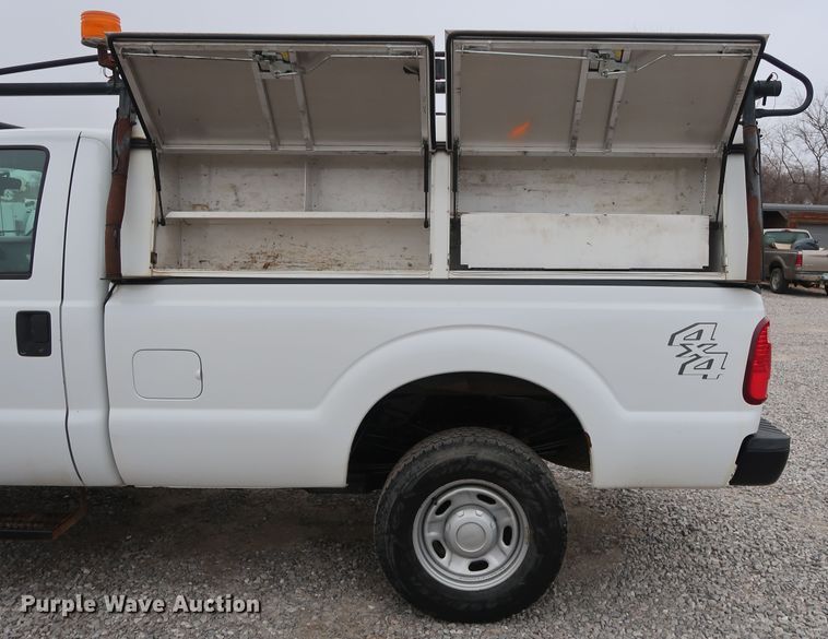 image for item GD9986 2011 Ford F350 Super Duty XL utility bed pickup truck