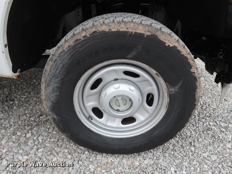 image for item GD9986 2011 Ford F350 Super Duty XL utility bed pickup truck