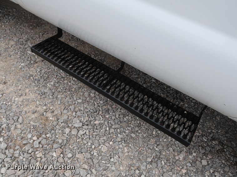 image for item GD9986 2011 Ford F350 Super Duty XL utility bed pickup truck