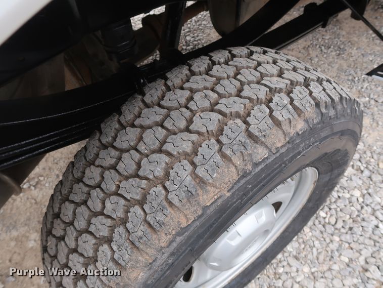 image for item GD9986 2011 Ford F350 Super Duty XL utility bed pickup truck