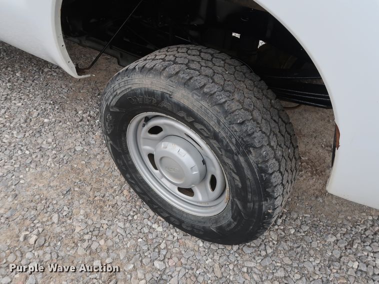 image for item GD9986 2011 Ford F350 Super Duty XL utility bed pickup truck