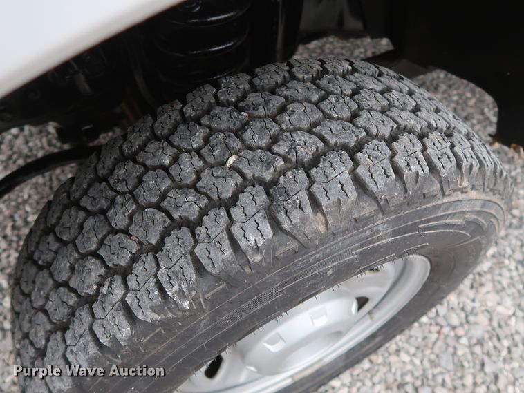 image for item GD9986 2011 Ford F350 Super Duty XL utility bed pickup truck