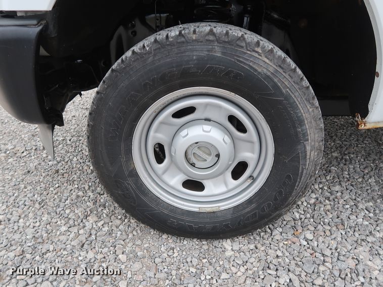 image for item GD9986 2011 Ford F350 Super Duty XL utility bed pickup truck