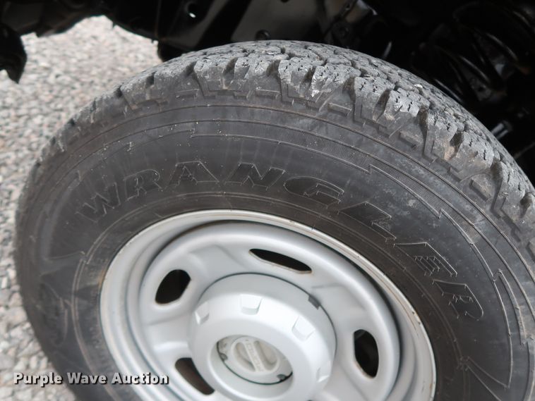 image for item GD9986 2011 Ford F350 Super Duty XL utility bed pickup truck