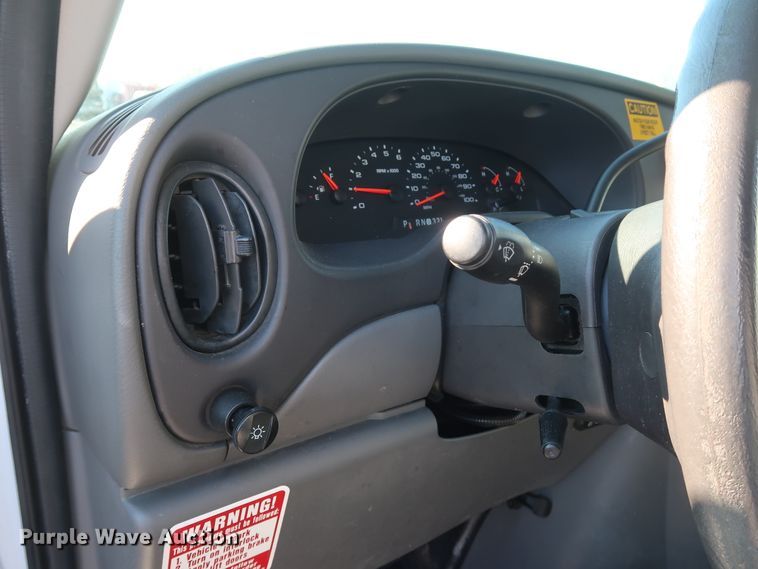 image for item GD9994 2007 Ford E350 Super Duty shuttle bus