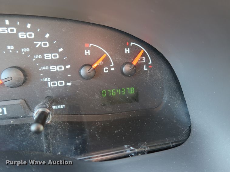 image for item GD9994 2007 Ford E350 Super Duty shuttle bus