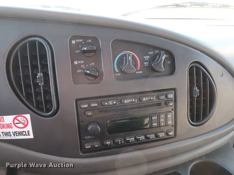 image for item GD9994 2007 Ford E350 Super Duty shuttle bus