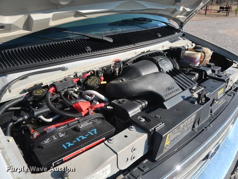 image for item GD9994 2007 Ford E350 Super Duty shuttle bus