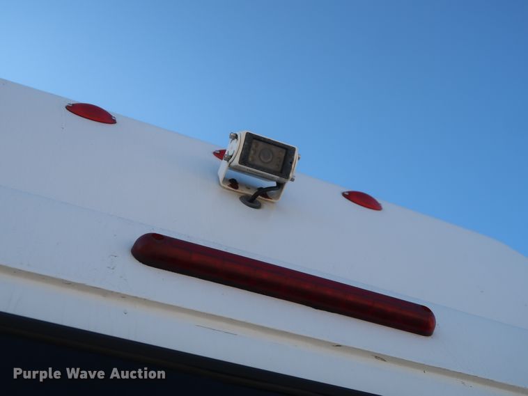 image for item GD9994 2007 Ford E350 Super Duty shuttle bus