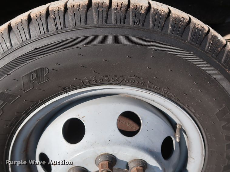 image for item GD9994 2007 Ford E350 Super Duty shuttle bus