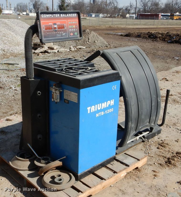 image for item GE9108 Triumph NTB-1200 tire balancer