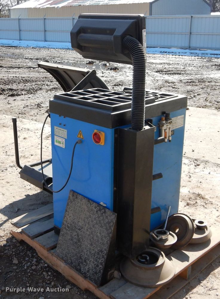 image for item GE9108 Triumph NTB-1200 tire balancer