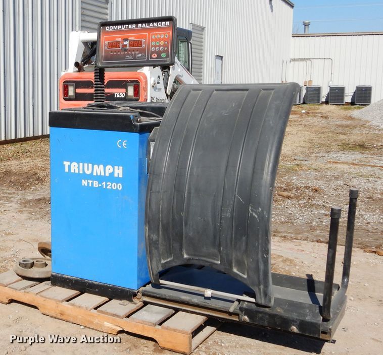 image for item GE9108 Triumph NTB-1200 tire balancer