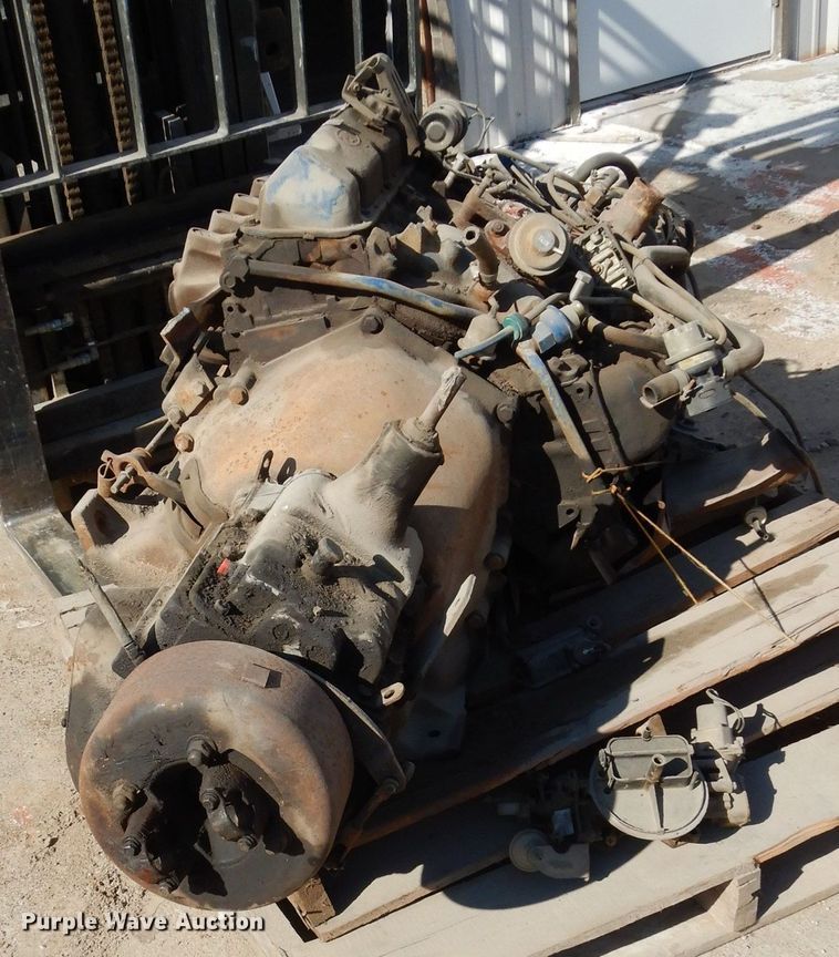 image for item GE9109 Ford eight cylinder gas engine