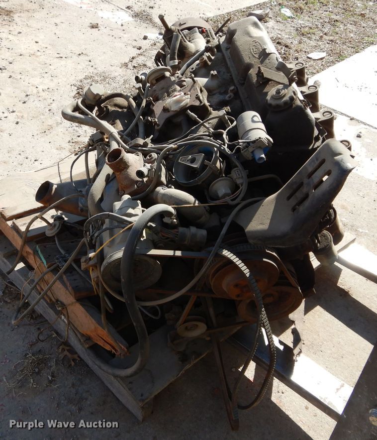 image for item GE9109 Ford eight cylinder gas engine