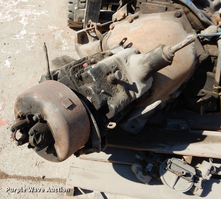 image for item GE9109 Ford eight cylinder gas engine