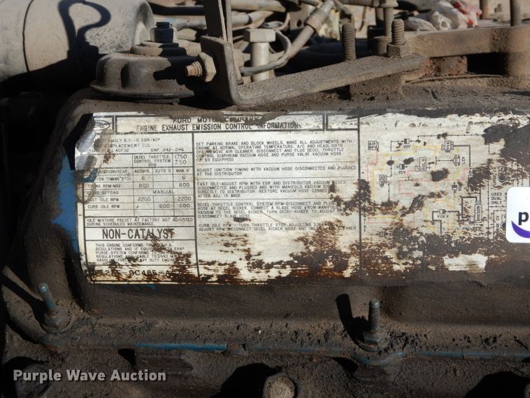 image for item GE9109 Ford eight cylinder gas engine