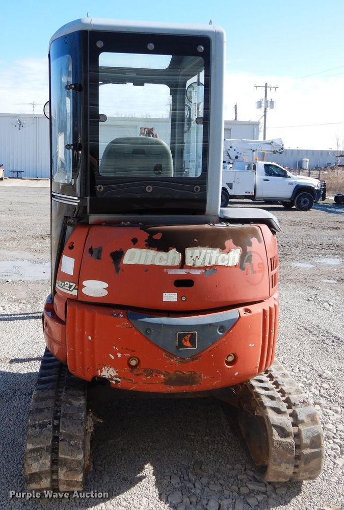 image for item GE9110 2003 Ditch Witch MX27 mini excavator