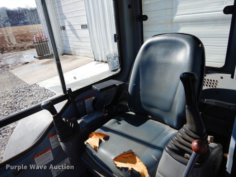 image for item GE9110 2003 Ditch Witch MX27 mini excavator