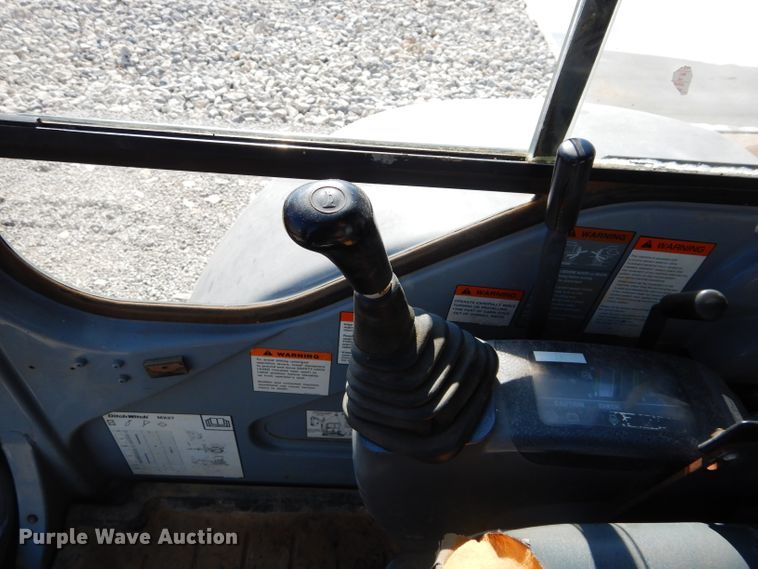 image for item GE9110 2003 Ditch Witch MX27 mini excavator