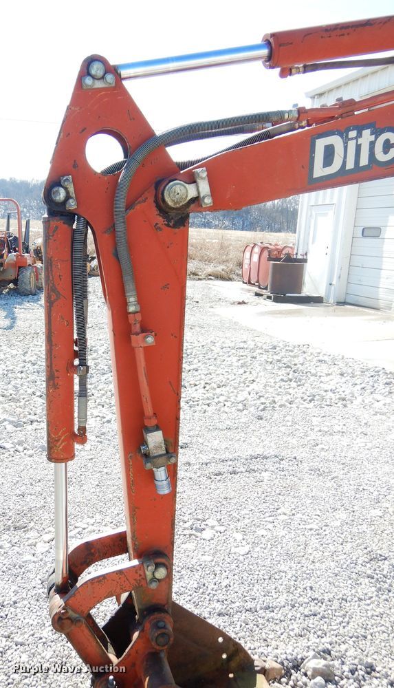 image for item GE9110 2003 Ditch Witch MX27 mini excavator