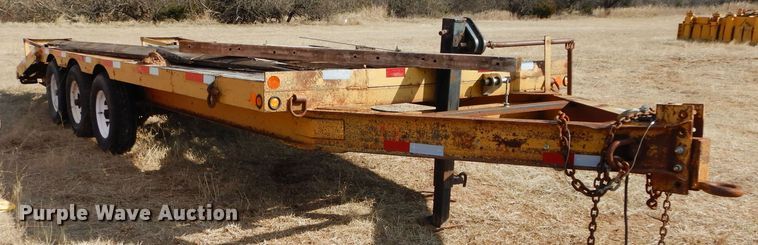 image for item GE9159 1976 equipment trailer