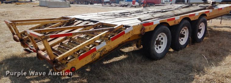 image for item GE9159 1976 equipment trailer