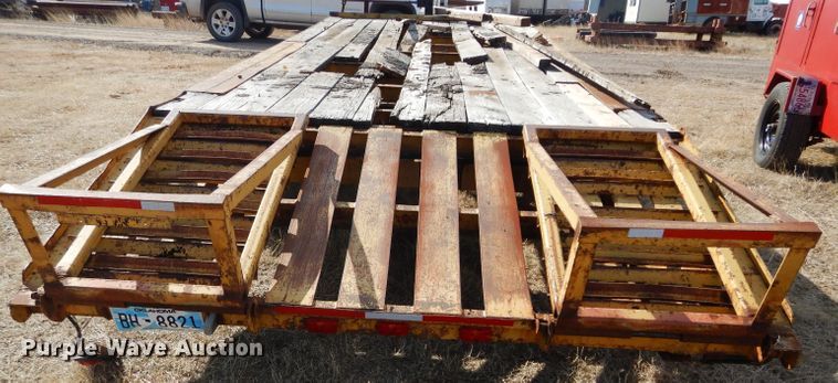 image for item GE9159 1976 equipment trailer