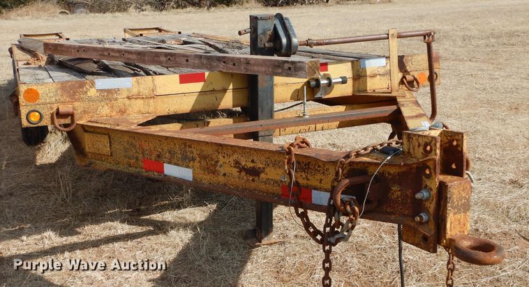 image for item GE9159 1976 equipment trailer