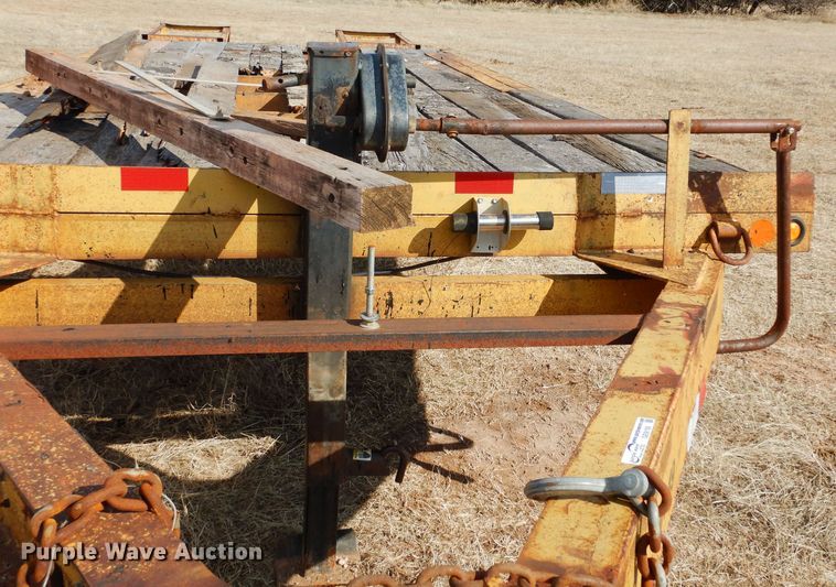 image for item GE9159 1976 equipment trailer