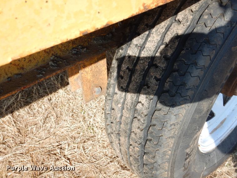 image for item GE9159 1976 equipment trailer