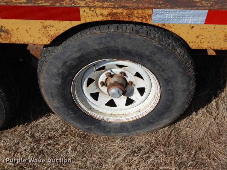 image for item GE9159 1976 equipment trailer