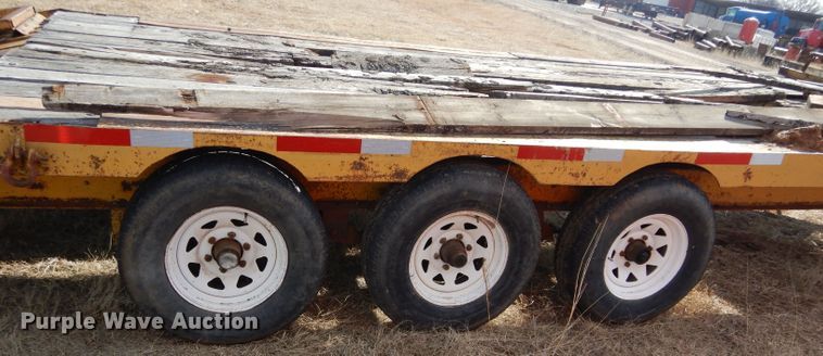 image for item GE9159 1976 equipment trailer