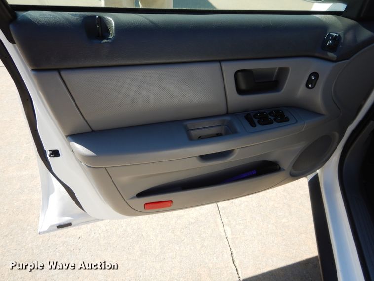 image for item GE9165 2007 Ford Taurus