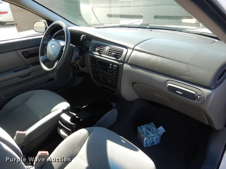 image for item GE9165 2007 Ford Taurus