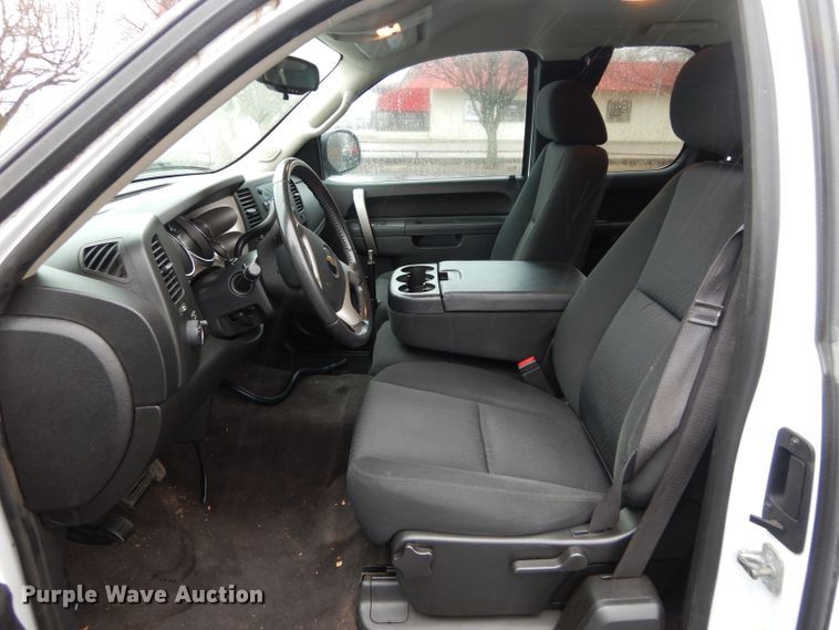 image for item GE9188 2012 Chevrolet Silverado 1500 Ext. Cab pickup truck