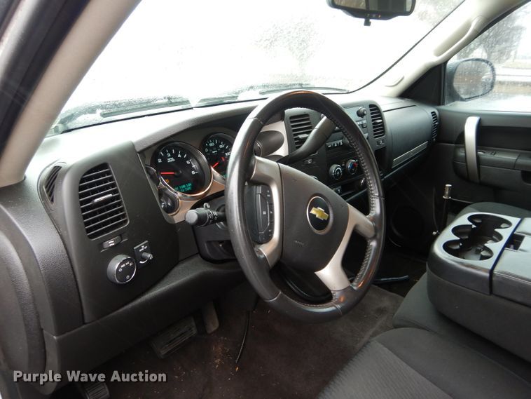 image for item GE9188 2012 Chevrolet Silverado 1500 Ext. Cab pickup truck