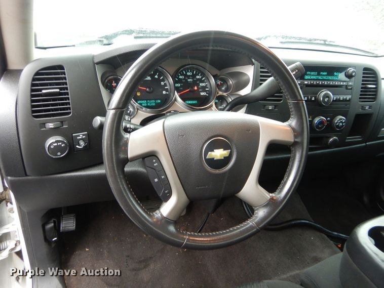 image for item GE9188 2012 Chevrolet Silverado 1500 Ext. Cab pickup truck