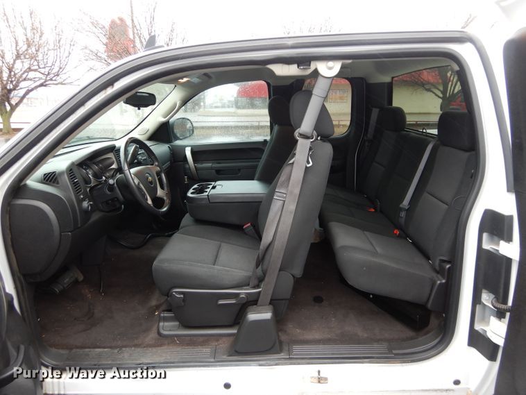 image for item GE9188 2012 Chevrolet Silverado 1500 Ext. Cab pickup truck