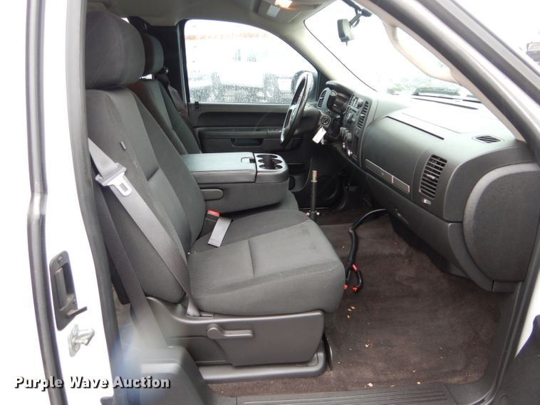 image for item GE9188 2012 Chevrolet Silverado 1500 Ext. Cab pickup truck