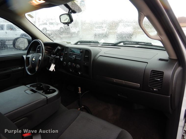 image for item GE9188 2012 Chevrolet Silverado 1500 Ext. Cab pickup truck