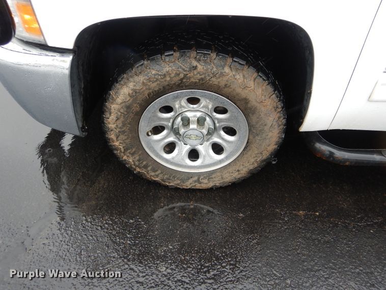 image for item GE9188 2012 Chevrolet Silverado 1500 Ext. Cab pickup truck