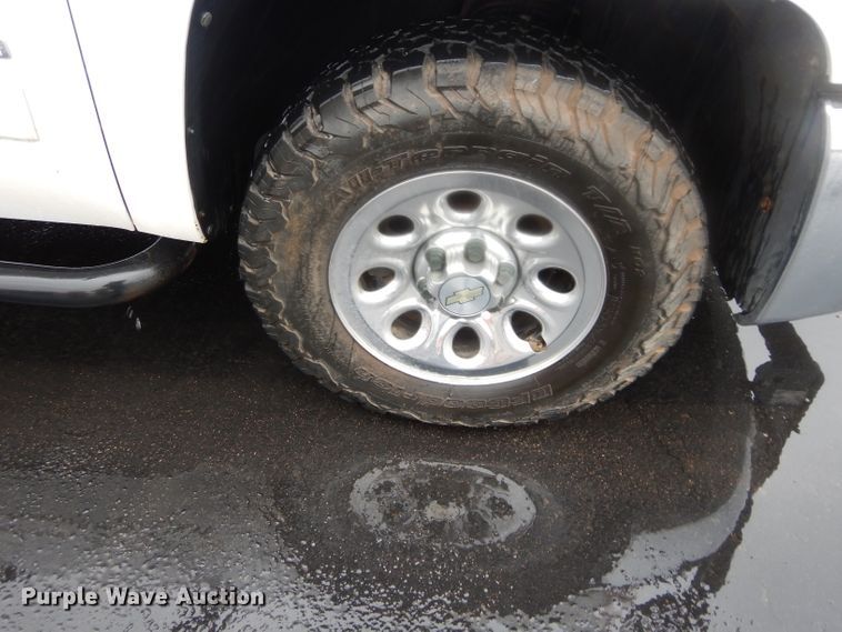 image for item GE9188 2012 Chevrolet Silverado 1500 Ext. Cab pickup truck