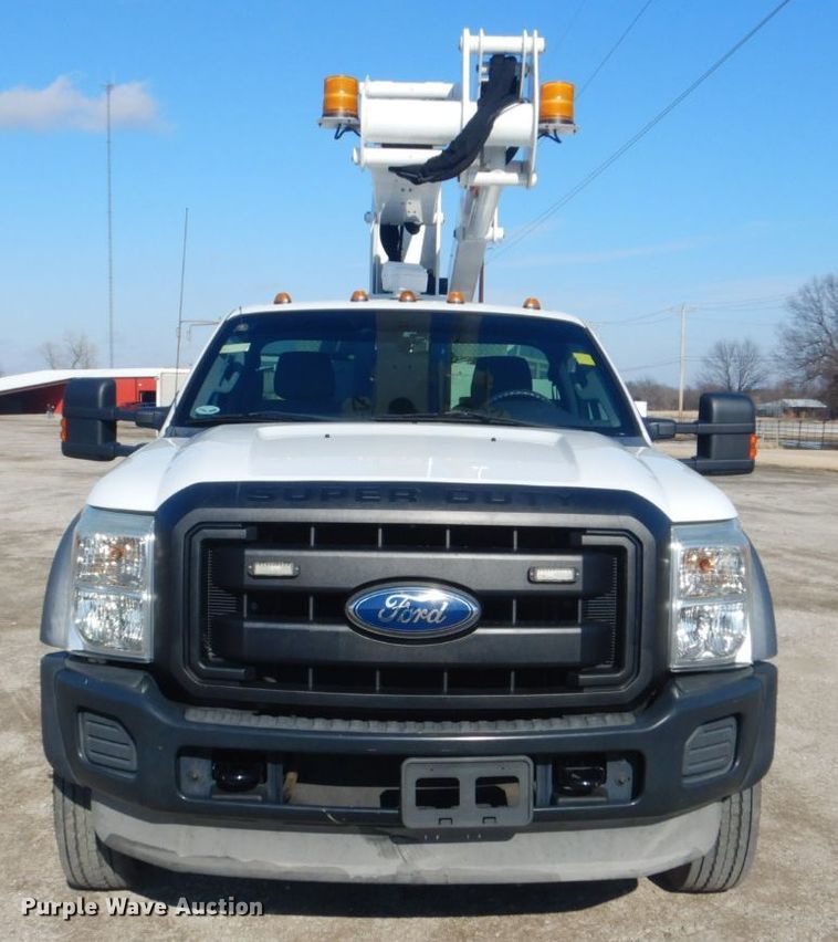 image for item GF9049 2012 Ford F550 Super Duty bucket truck