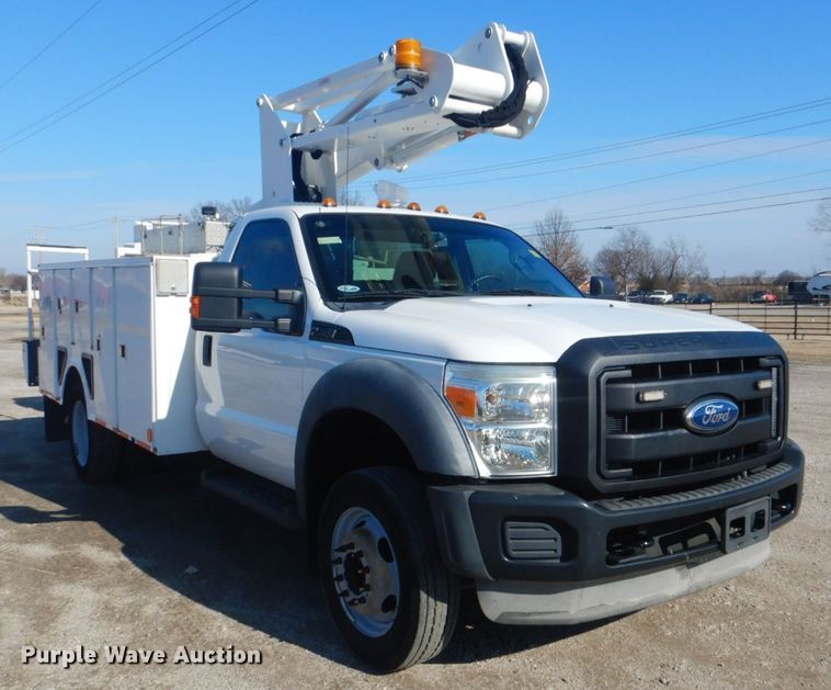 image for item GF9049 2012 Ford F550 Super Duty bucket truck